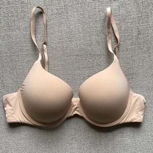 Victorias Secret Nude push up tshirt bra